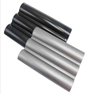 RK Bakeware China Foodservice NSF Perforated 3-Slot Molds Baguette Bakplaat Franse broodpan