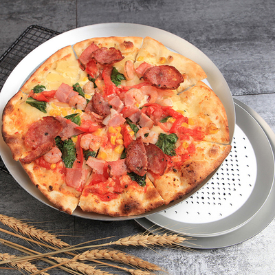 RK Bakeware China-Hard Anode Perforated Thin Crust Pizza Pan voor Pizza hut